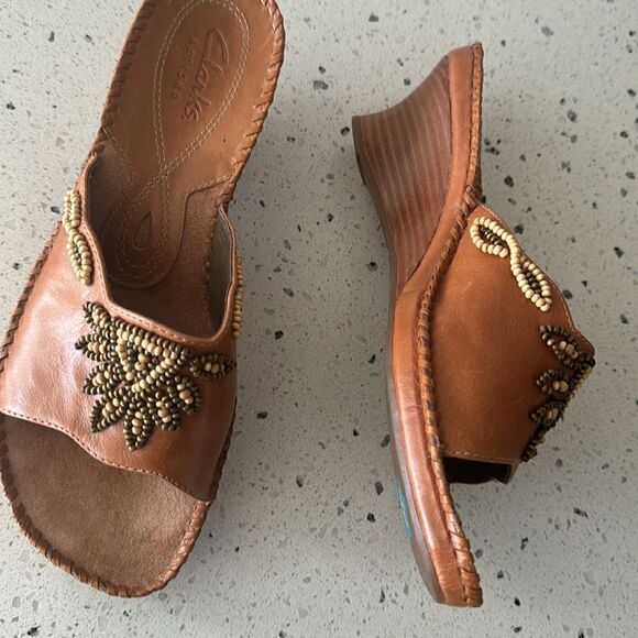 Clarks Artisan Women’s Tan Leather Beaded Boho Wedge Open Toe Sandals Shoes 7.5 - Picture 13 of 15